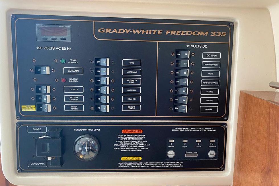 2013 Grady-White Freedom 335